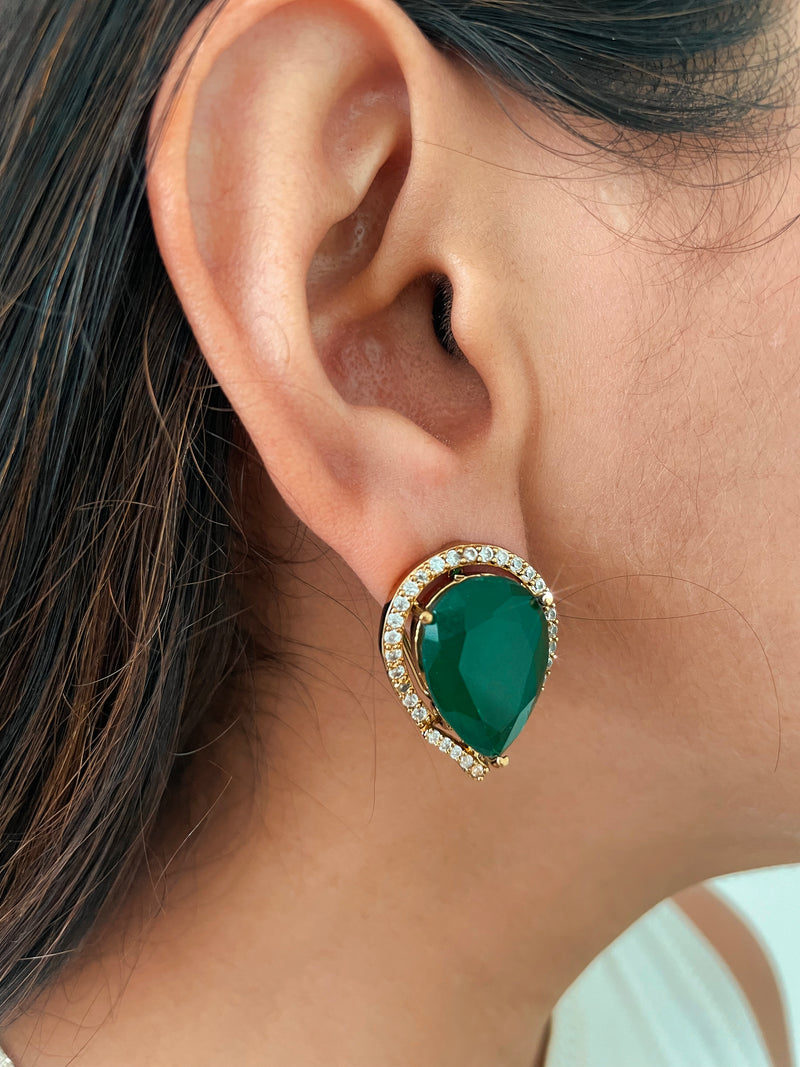 Maharani Emerald Doublet Diamond Choker & Moissanite Duo Necklace Set — detail view — Prerto