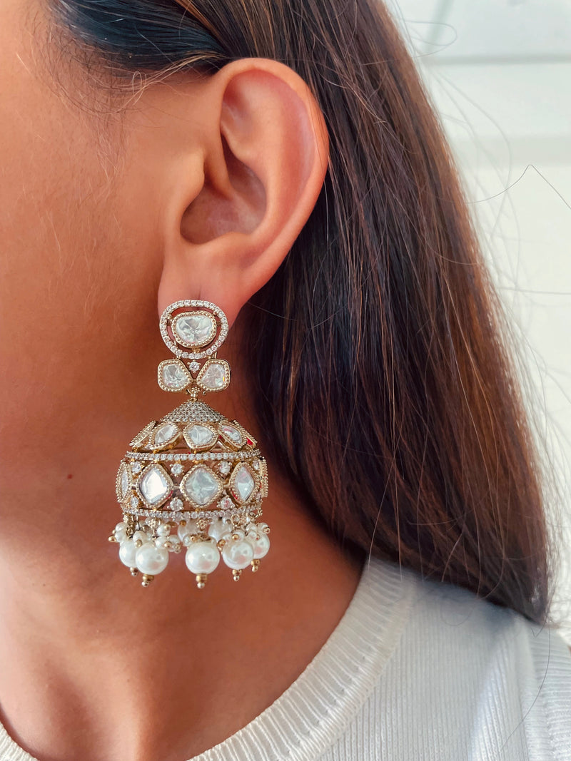 Zarfina Triple Courtly Moissanite Polki Kundan Haar Necklace Set — worn on model — Prerto