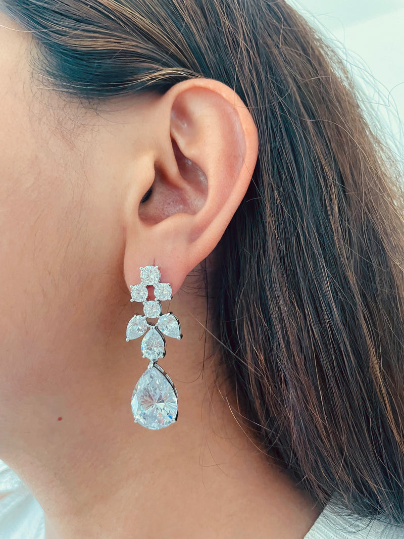 Daffodil Diamond Setting Jewellery Set — flat lay — Prerto