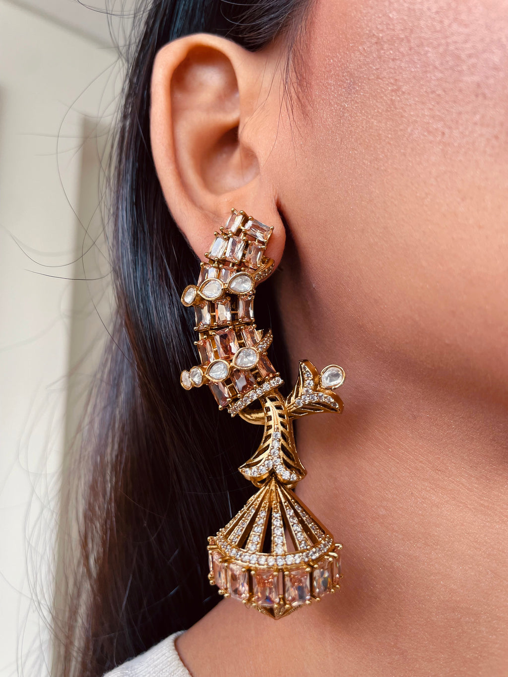 Elara Moissanite Kundan Open Front Back Hinge Necklace Set — worn on model — Prerto