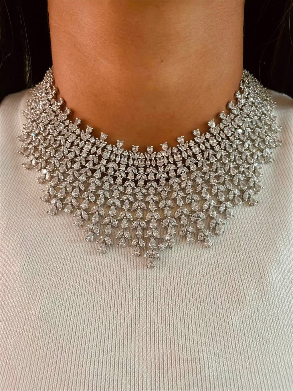 Maharani Heart & Diamond & Honeybee Dimonte Necklace Maharani Set — detail view — Prerto