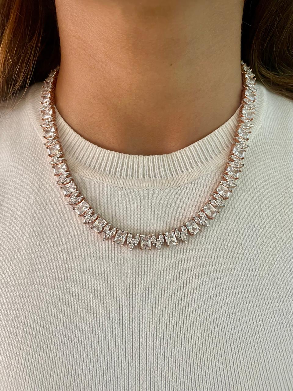Maharani Baguette Heart & Geometric Dimonte Necklace Set — detail view — Prerto