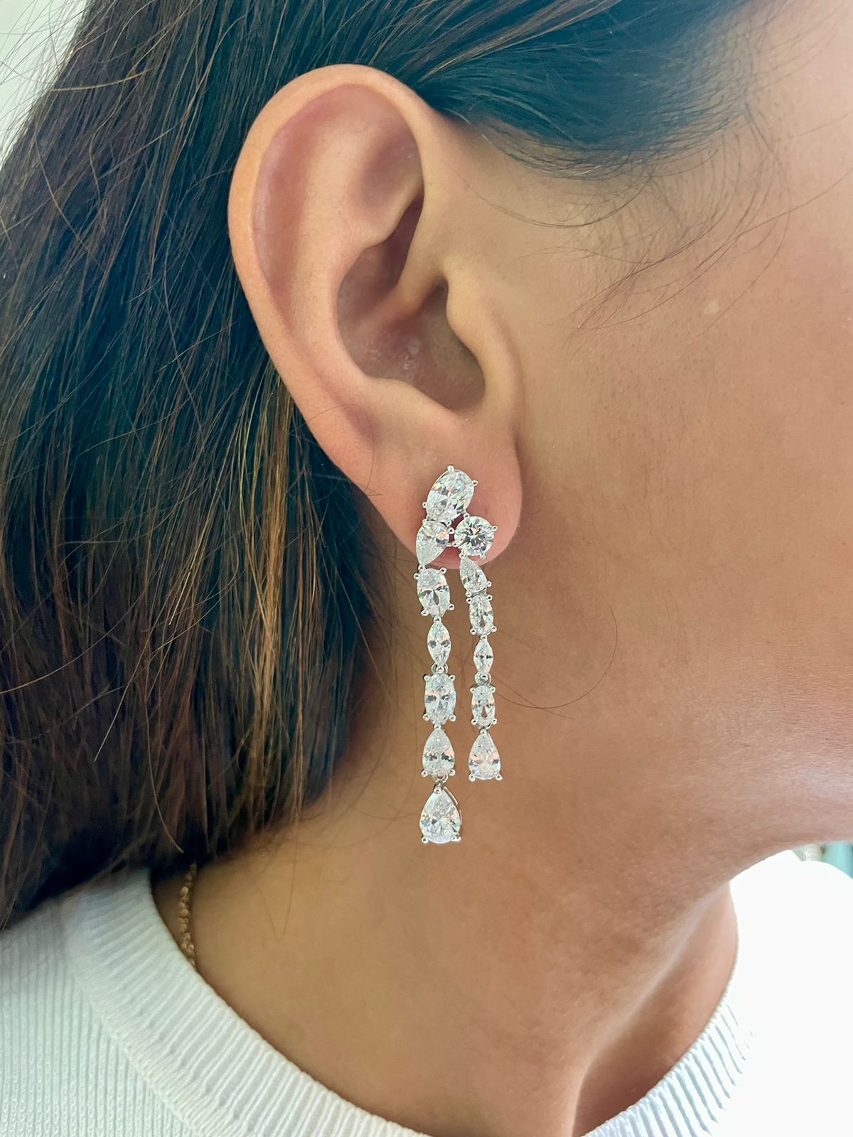 BeeLeaf Diamond Statement Necklace Set — worn on model — Prerto