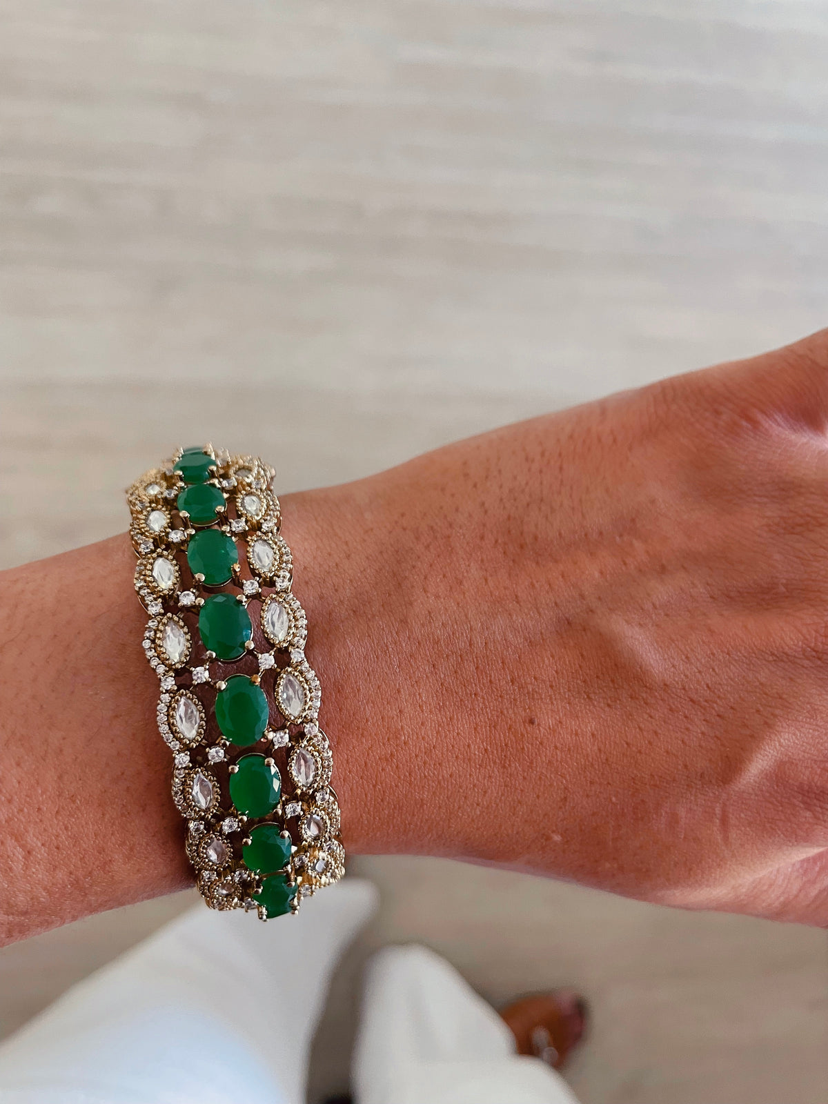 Sia Emerald Kundan Polki Diamond Kada Bangles Set of 2 by Prerto — Indian bridal jewellery