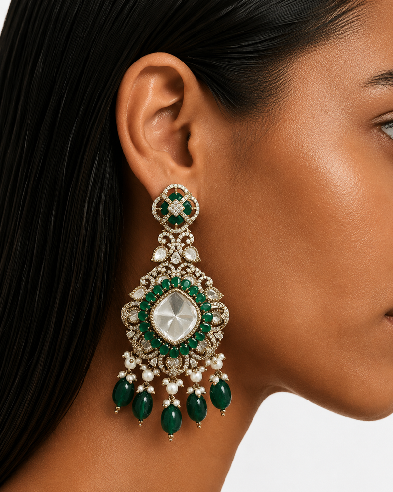 Niko Emerald Moissanite Polki Kundan Necklace Set (Necklace, Earrings & Maang Tikka)