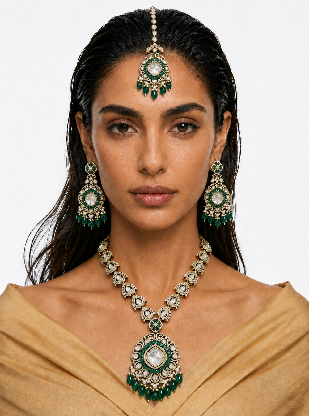 Niko Emerald Moissanite Polki Kundan Necklace Set (Necklace, Earrings & Maang Tikka)