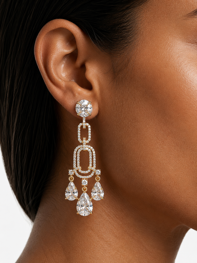 Maharani Nayeli goudkleurige diamantachtige zirkoon gelaagde statement kettingset & Noura parels & goudkleurige diamantachtige zirkoon chokerset kettingset (2 kettingen en 2 oorbellen)