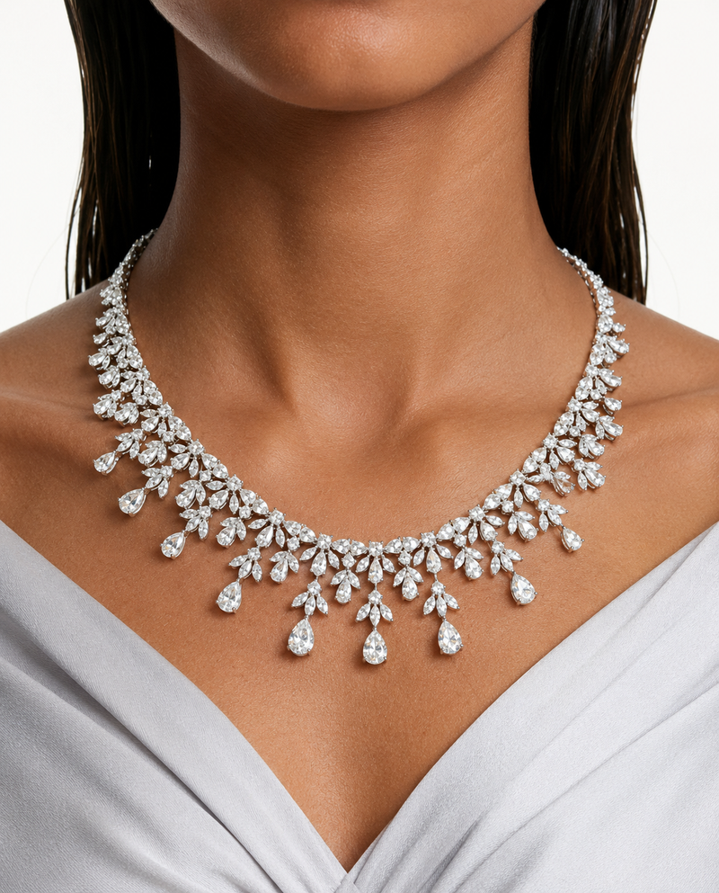 Maharani Aizah Vierlaags diamantachtige zirkoon verklaring kettingset & Aizel diamantachtige zirkoon verklaring kettingset Kettingset (2 kettingen en 2 oorbellen)