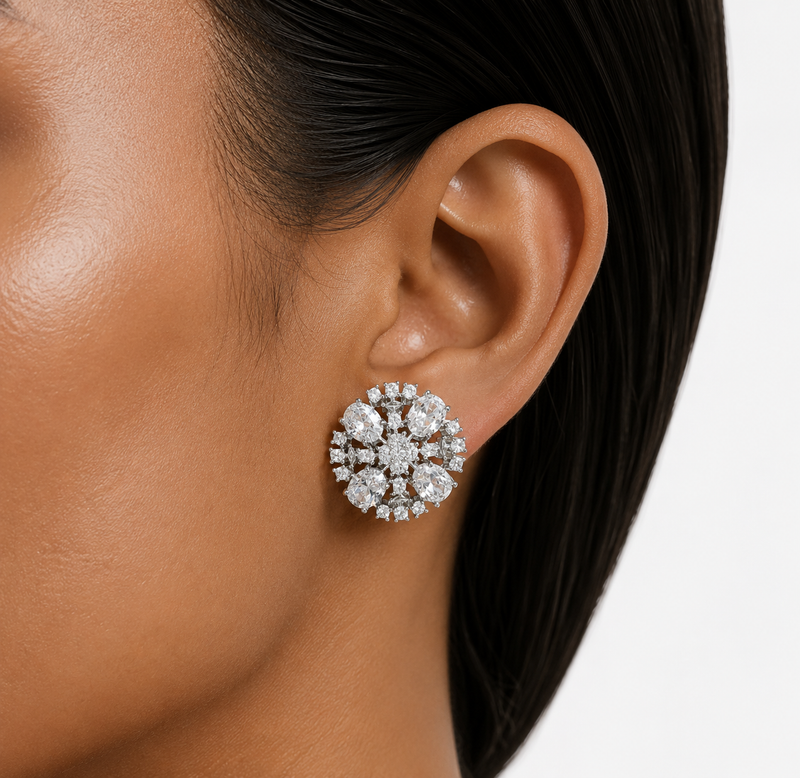 Maharani Aaiza 3-laags diamantachtige zirkoon kettingset & Ameera diamantachtige zirkoon statement choker kettingset Kettingset (2 kettingen en 2 oorbellen)