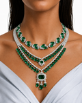 مجموعة قلادة Maharani Aabira Emerald من الزركون الشبيه بالألماس بطبقة مزدوجة ومجموعة قلادة من الزركون من Ria Emerald (قلادتان وحلقان)