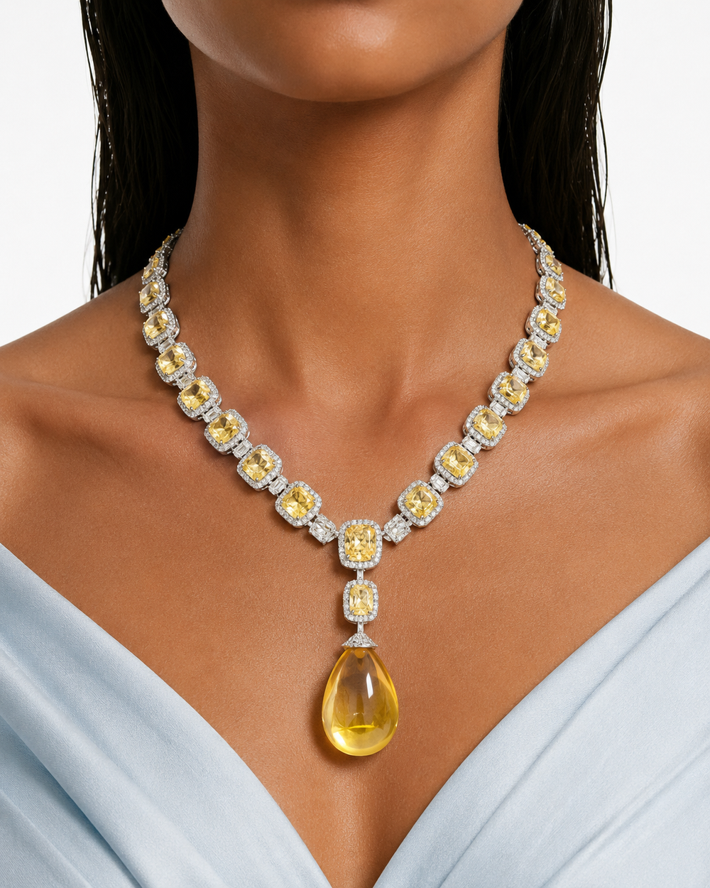 Maharani Citrine taille coussin avec détails en zircon et grand collier en pierre de citrine et ensemble de collier en citrine diamant Areziya en zircon (2 colliers et 2 boucles d'oreilles)