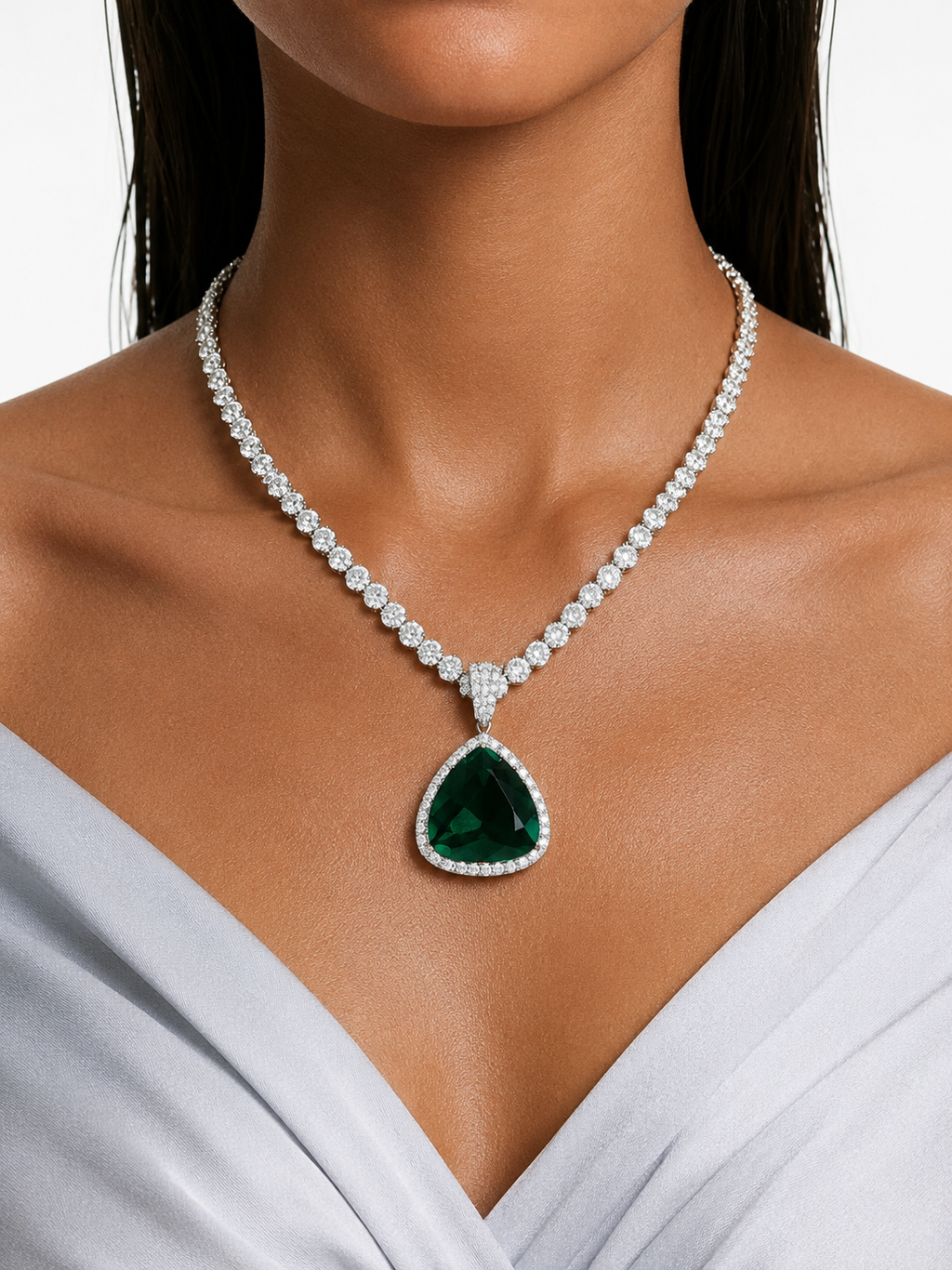 Élodie Emerald Heart Pendant Diamond-Like Zircon Necklace Set – Necklace & Earrings