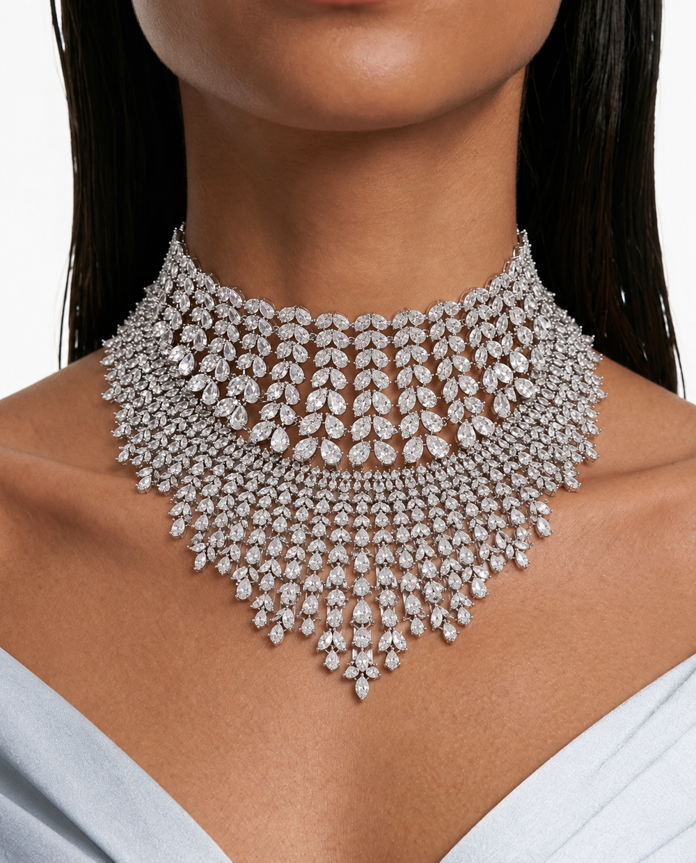 Maharani Heart & Diamond Necklace Set & Honeybee Diamante ketting set (ketting, Maang Tikka & 2 oorbellen)