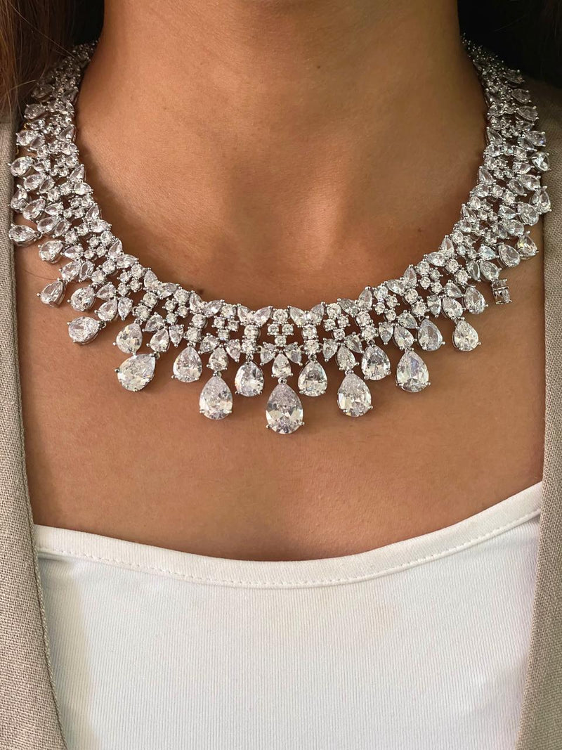 Daffodil Diamond Setting Jewellery Set — close-up — Prerto