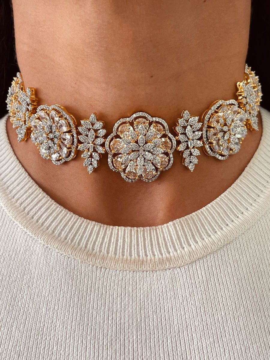 Adoor Ruby Meena Dimonte Pearl Drop Hasdi Collier (collier et boucles d'oreilles)