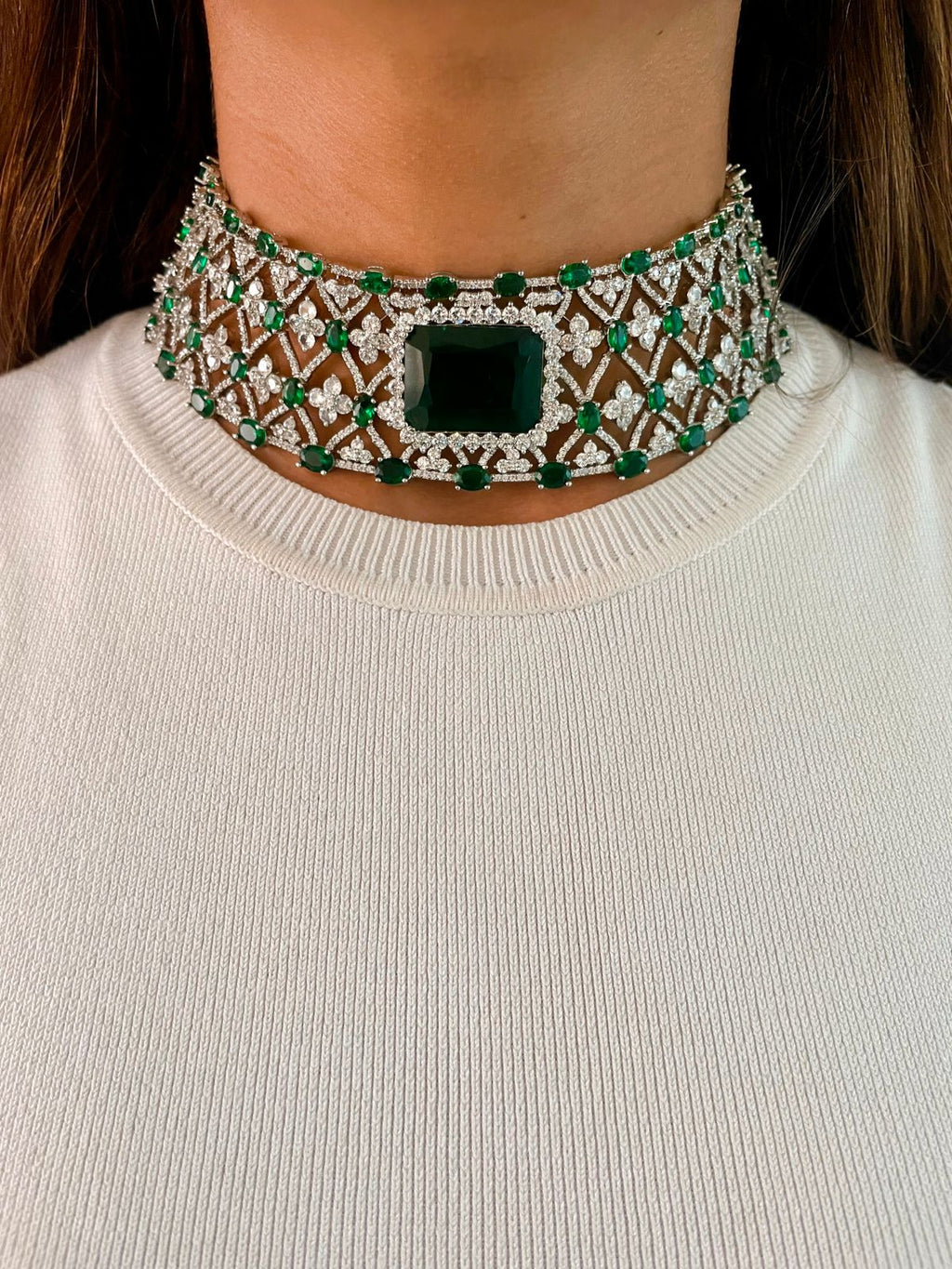 Emerald Appliqué Dimonte Choker Necklace Set — front view — Prerto