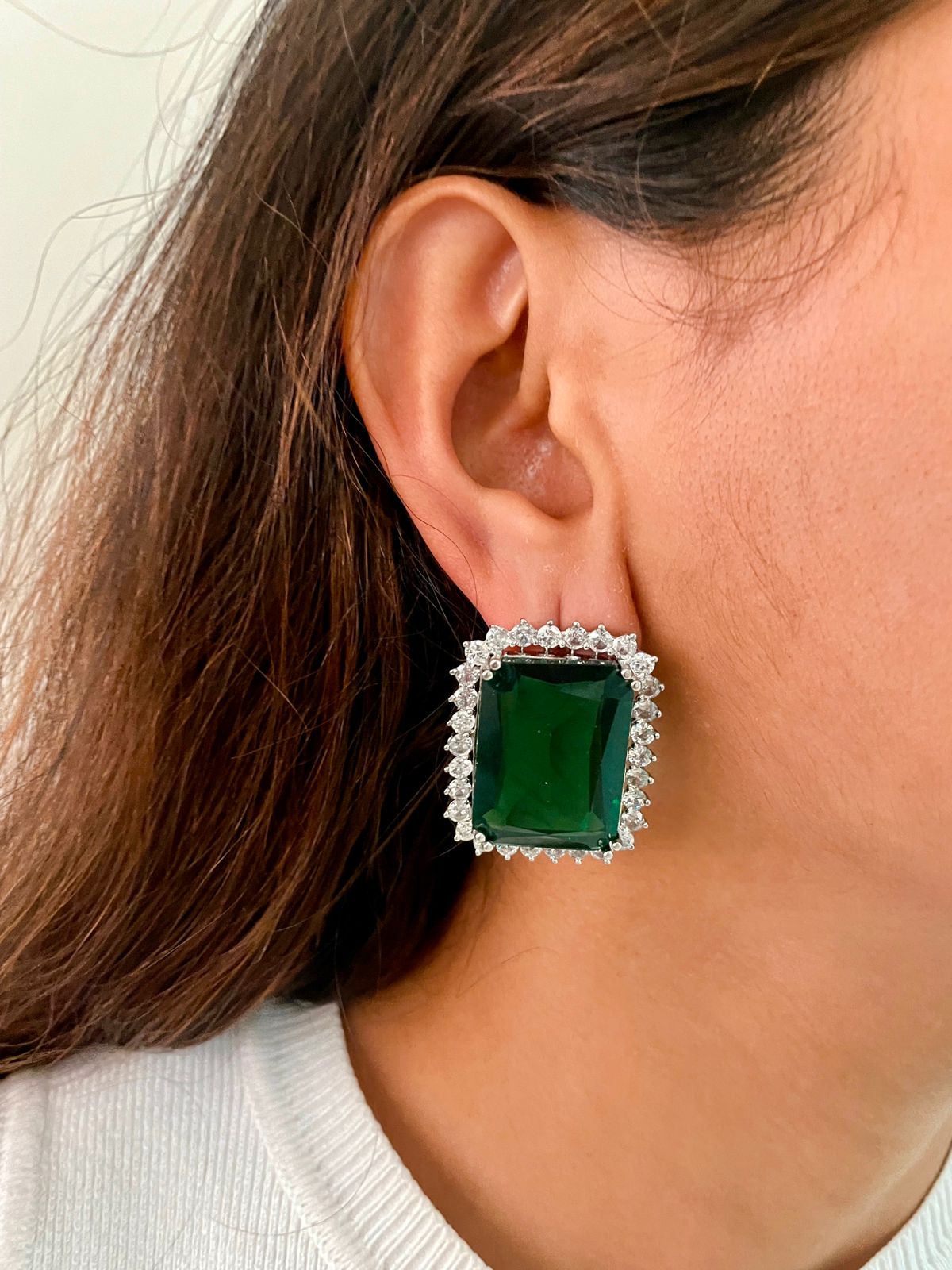 Emerald Appliqué Dimonte Choker Necklace Set — worn on model — Prerto