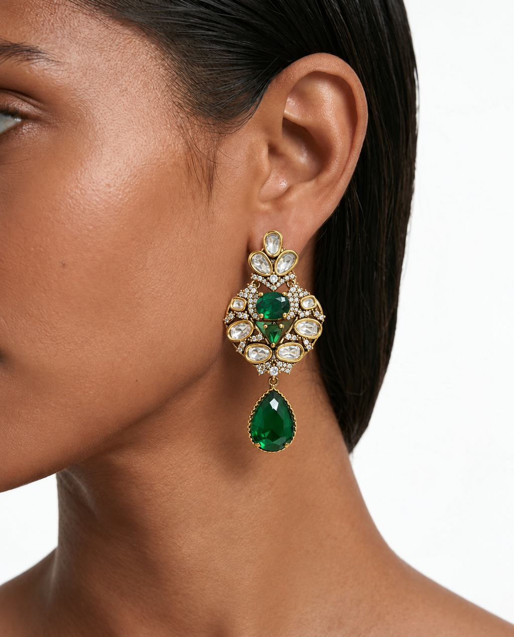 Zehmina Emerald Kundan Polki dubbellaagse chokerkettingset – ketting, oorbellen en Maang Tikka