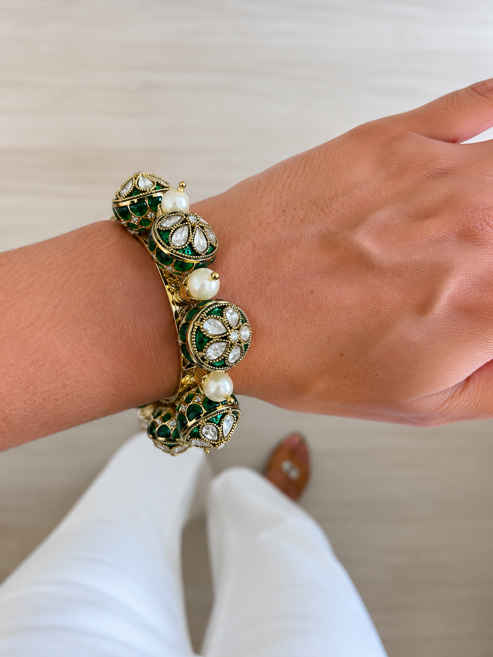 Brazaletes Vani Emerald Polki Kundan Pearl Kada (juego de 2)