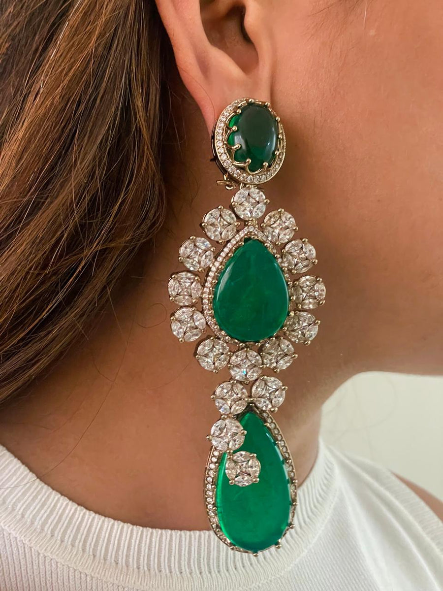 Enchanted Emerald Statement Diamond Necklace Set (Necklace & Earrings)