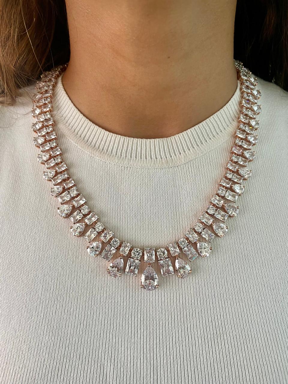 Maharani Baguette Heart & Geometric Dimonte Necklace Set — worn on model — Prerto