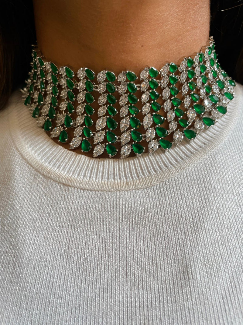 Heart Emeralds & Diamond Necklace Set — front view — Prerto