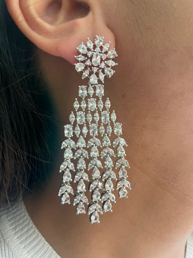 Honeybee Dimonte Necklace & Earrings Set — worn on model — Prerto