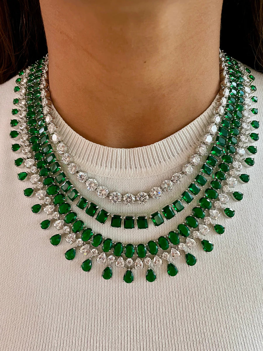 Maharani 2 Layer Diamond & Pearl Emerald Choker Necklace Maharani Set — worn on model — Prerto