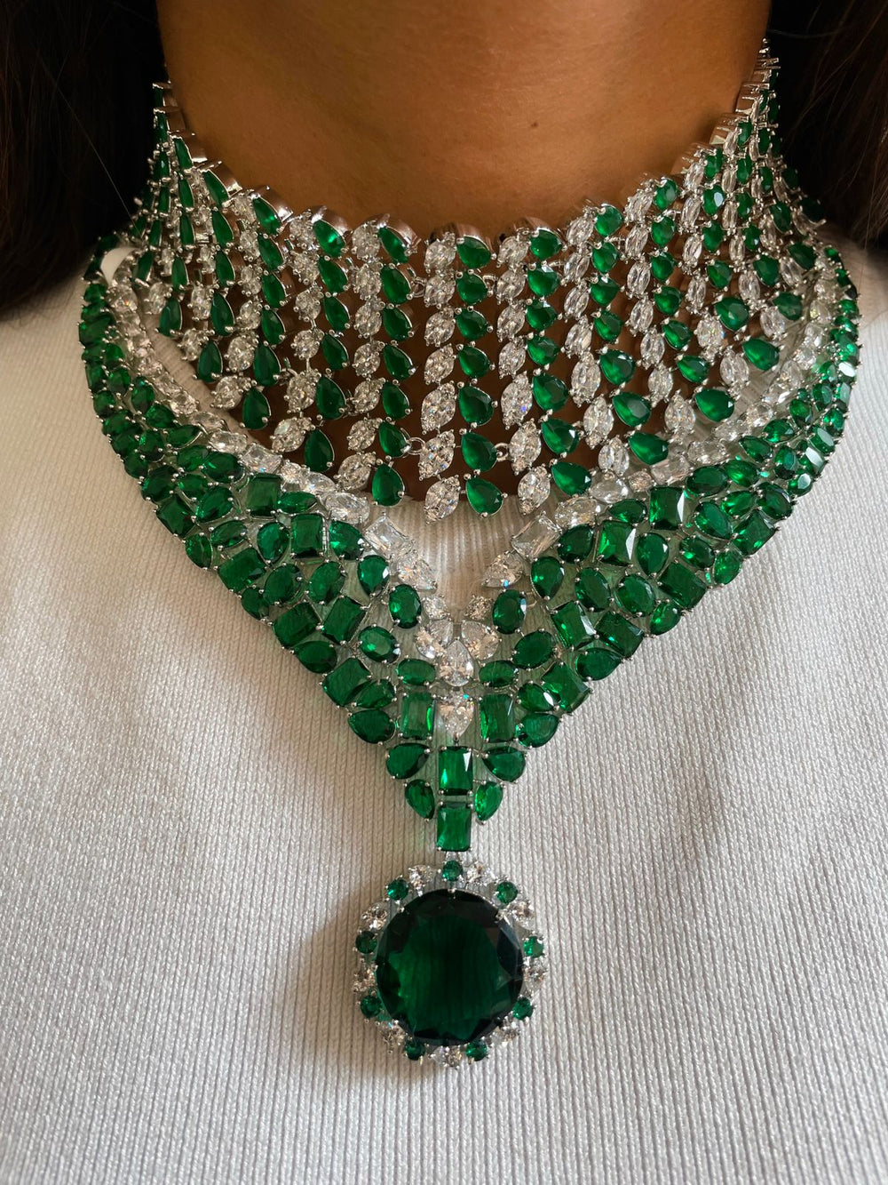 Maharani Ramona & Heart Emeralds Diamond Necklace Set — front view — Prerto