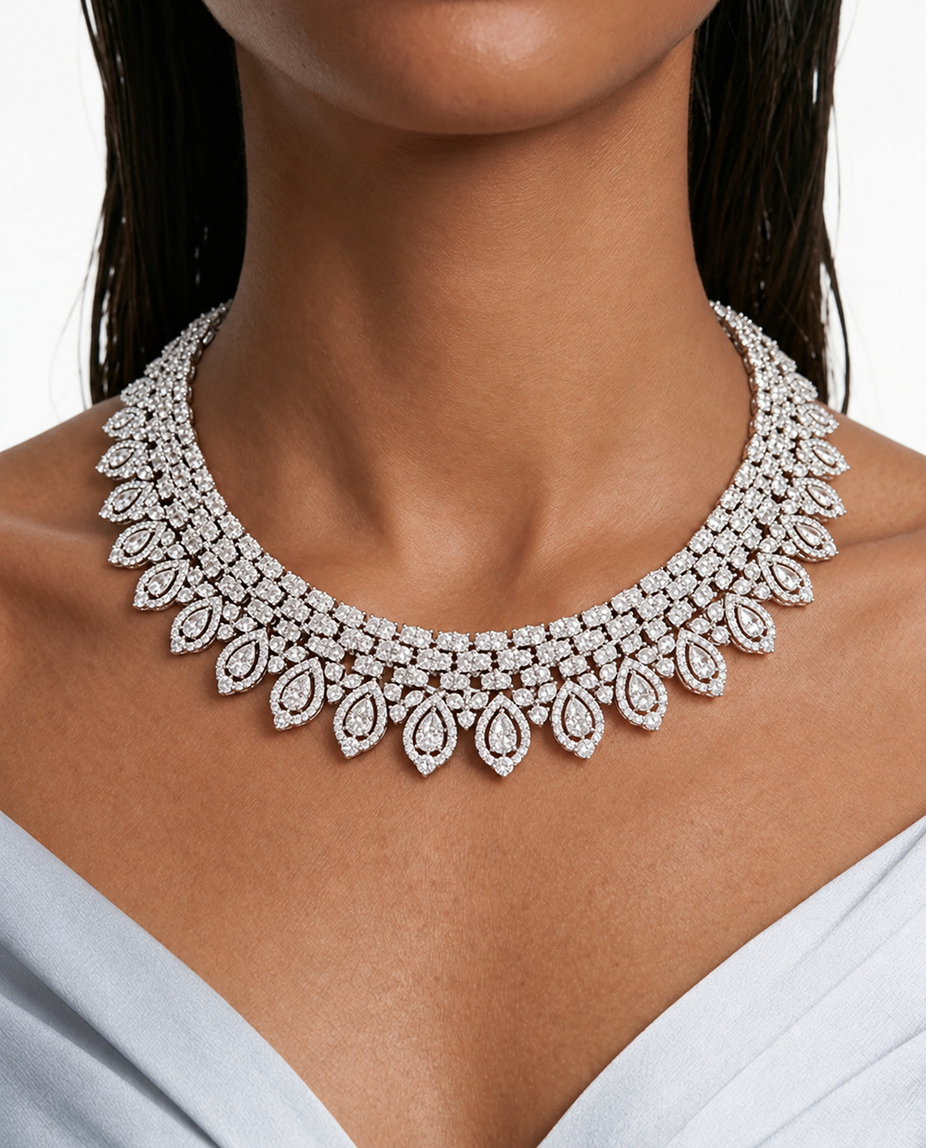 Maharani Milly Diamond Teardrop & Ruelle bloemen diamanten kettingset (2 kettingen en 2 oorbellen)