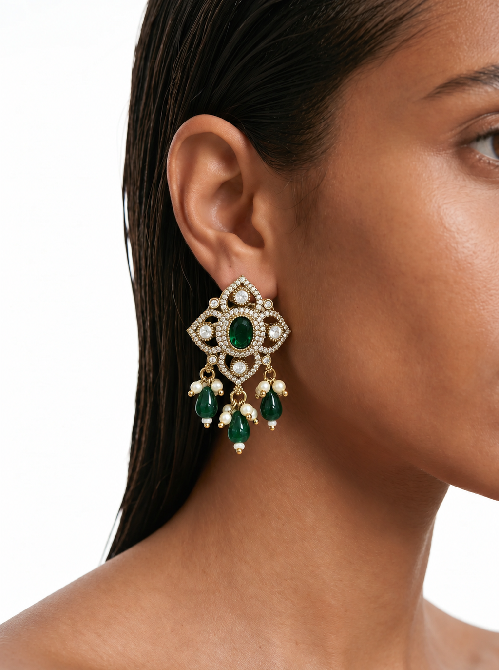 Ensemble collier ras du cou et boucles d'oreilles Zunaira Emerald & Pearl Floral Statement