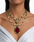 Haniya Ensemble de colliers avec pendentif ovale double couche rubis et émeraude Moissanite Polki Kundan – Collier et boucles d'oreilles