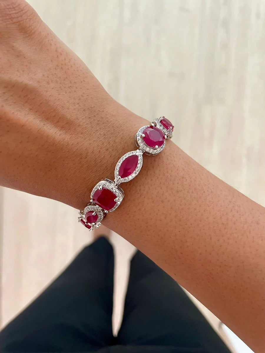 Ensemble de collier de diamant Ruby Infinite Orchid (collier et boucles d'oreilles)