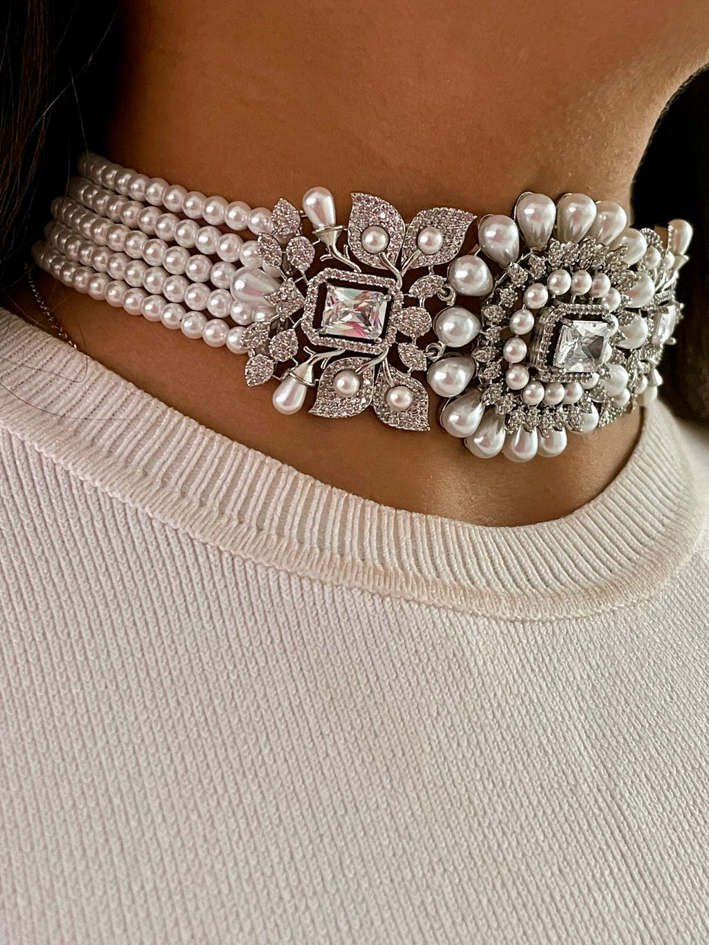 Paso Pearly Trio Diamond Necklace Set — detail view — Prerto