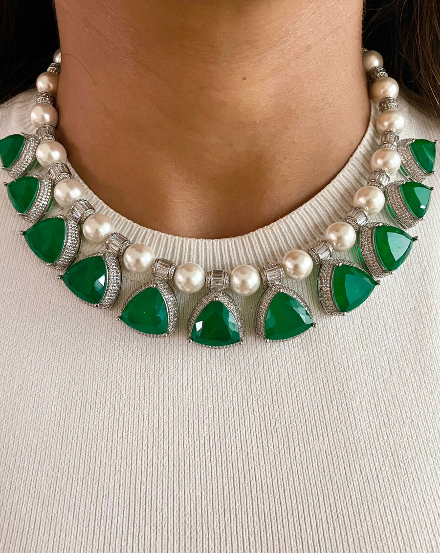 NOelle Emerald Set (boucles d'oreilles et collier)