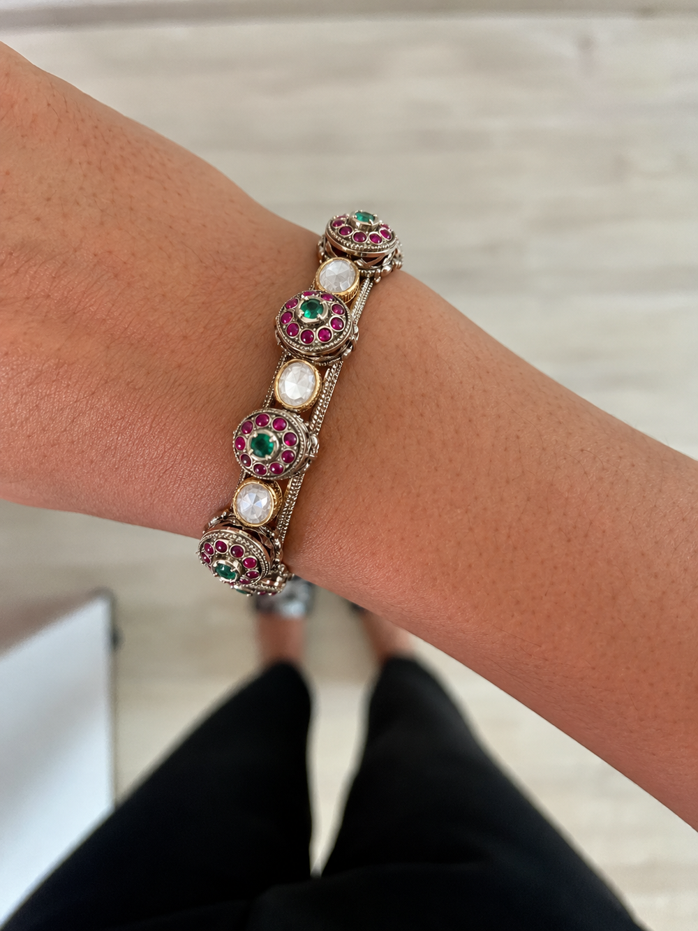 Mysa Ruby & Emerald Polki Kundan-armbanden (set van 2)