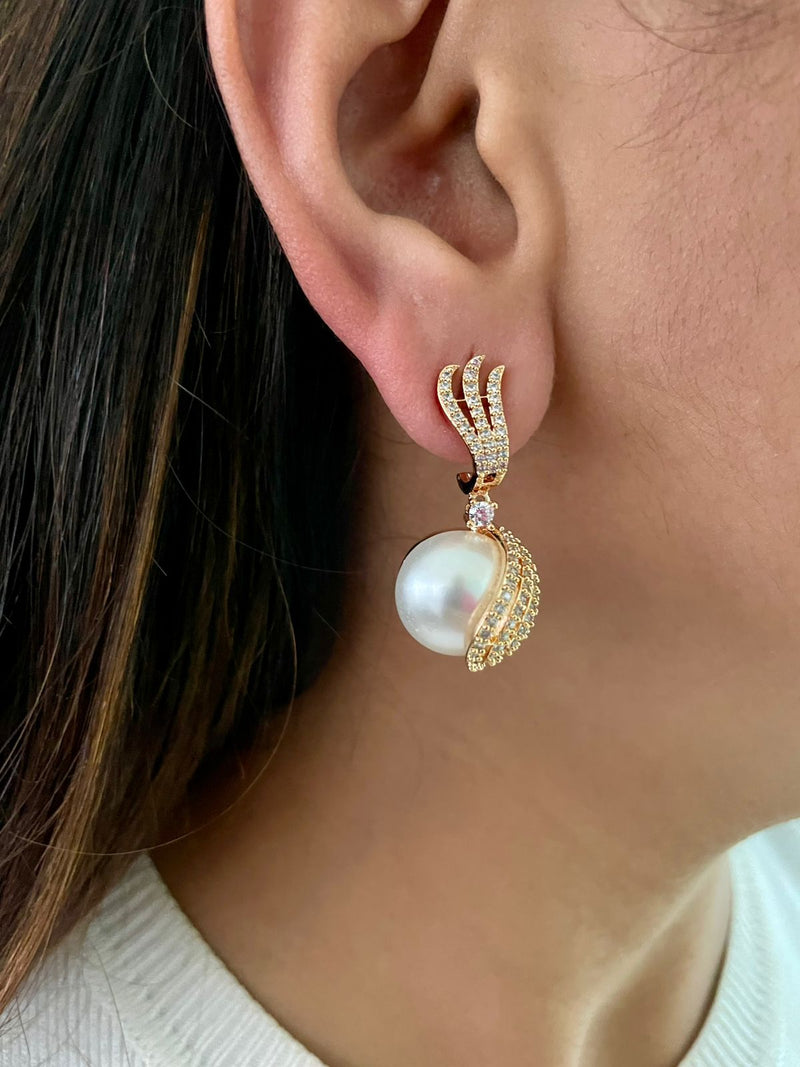 Riga Pearl Golden Wave Diamond Necklace & Earrings Set — worn on model — Prerto