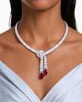 طقم عقد مزدوج من Tivelle Ruby مرصع بالزركون على شكل ألماس (قلادة وأقراط)