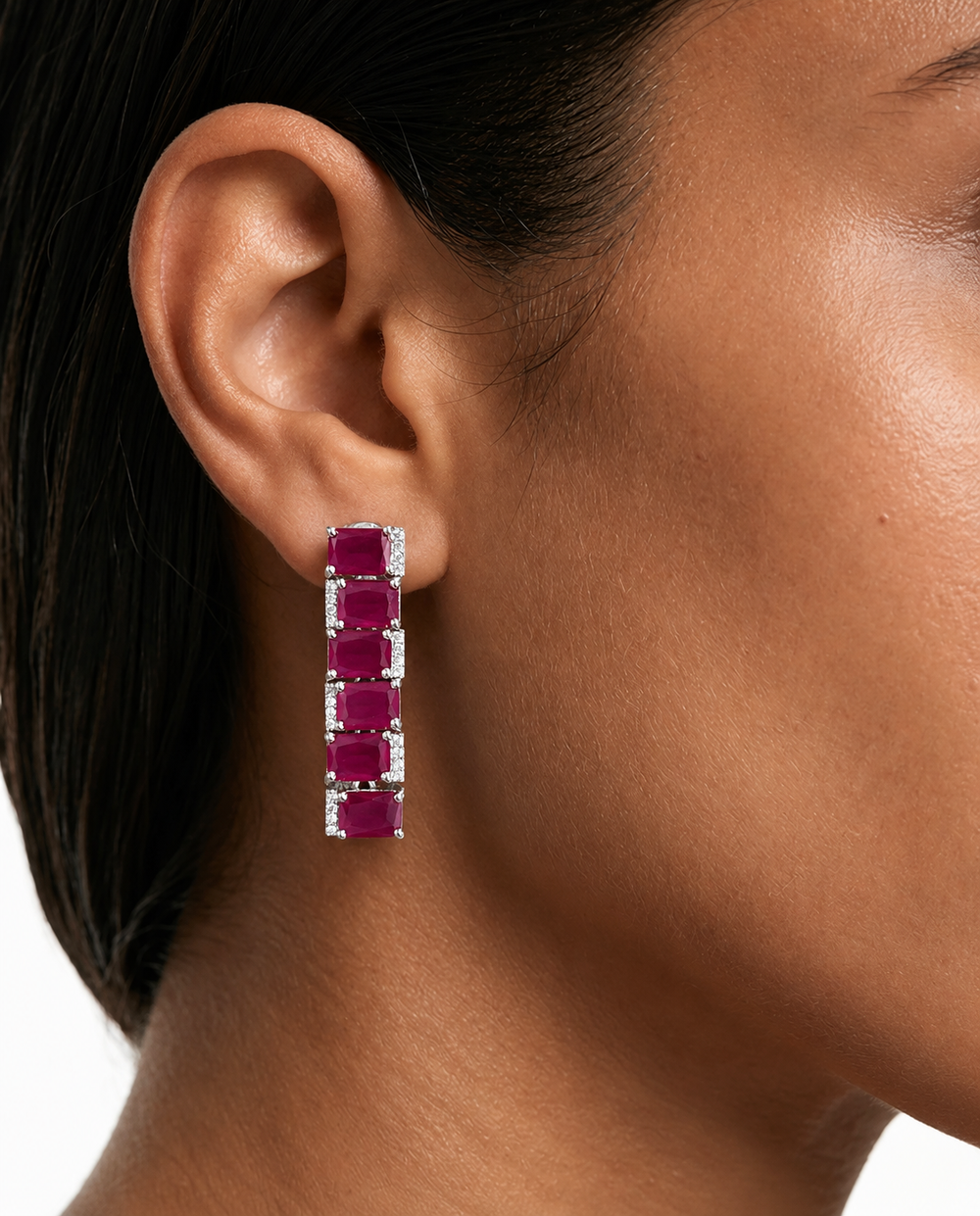 Maharani Auri Ruby Square Drop & Ivana Ruby Baguette Single Line Tennis Diamond Collier Ensemble (2 colliers et 2 boucles d'oreilles)