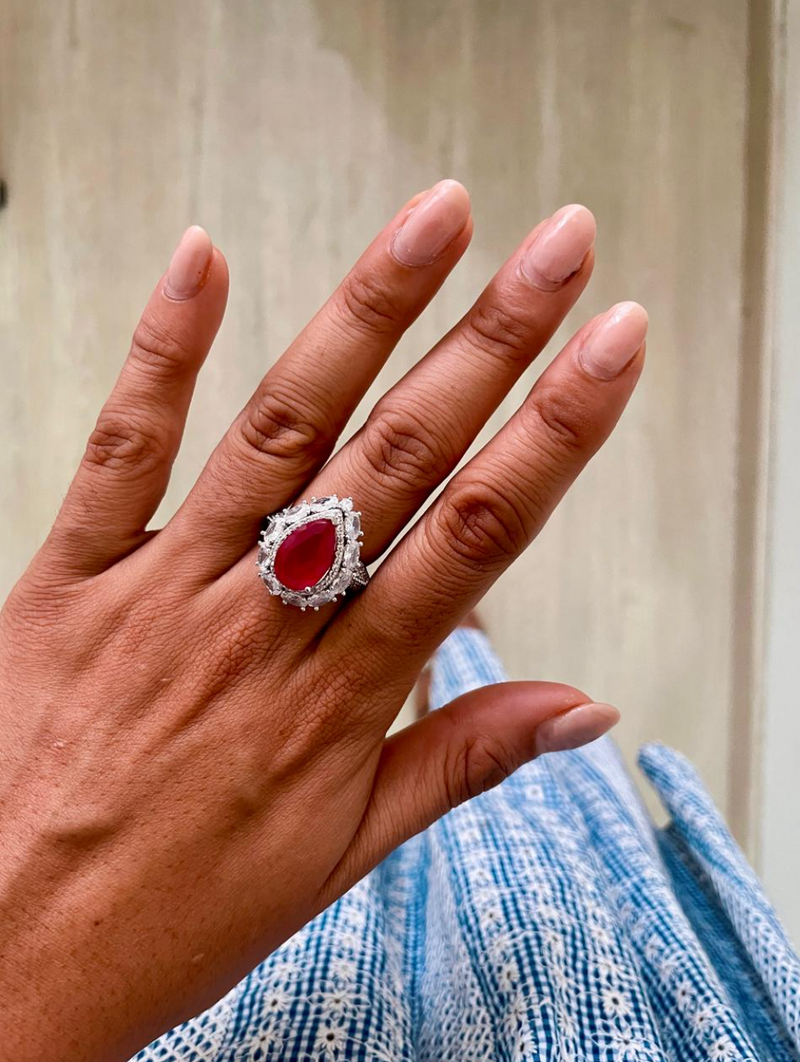 Daffodil Ruby Diamond Setting Jewellery Set — detail view — Prerto