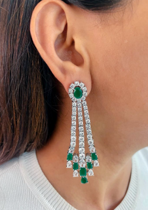 Conjunto de colgante de ajuste de esmeralda de diamantes de 4 capas (aretes y collar)