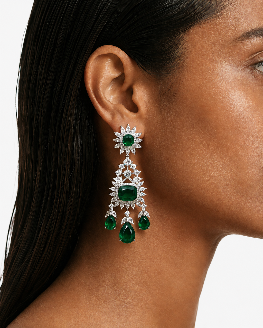 مجموعة قلادة Maharani Aabira Emerald من الزركون الشبيه بالألماس بطبقة مزدوجة ومجموعة قلادة من الزركون من Ria Emerald (قلادتان وحلقان)