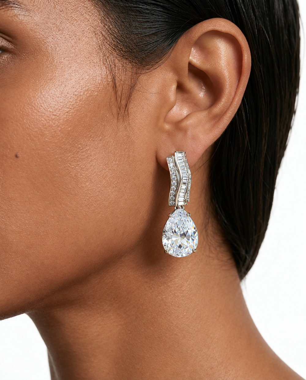 Willa Diamond-Like Zircon Pear Drop Necklace Set – Necklace & Earrings