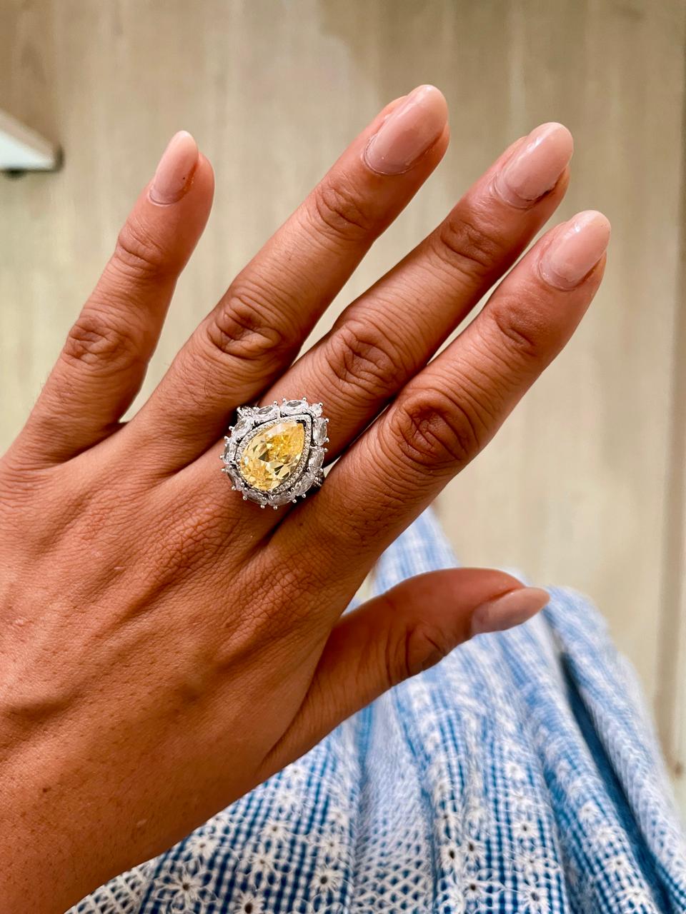 Daffodil Citrine Diamond Setting Jewellery Set — detail view — Prerto