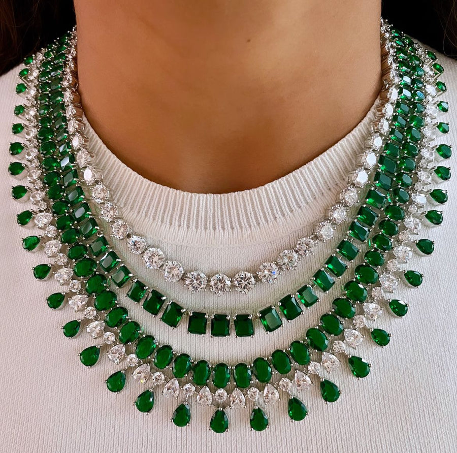 Maharani 3 y 4 Grande capa Dimonte y collar Emerald (collar y aretes)