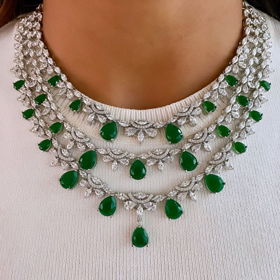 Maharani 3 & 4 Grande Layer Dimonte & Emerald Necklace Set (ketting en oorbellen)