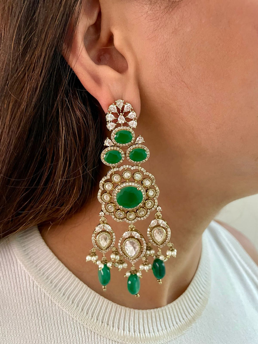 Maharani Emerald Meena Kundan珍珠项链（耳环和项链）
