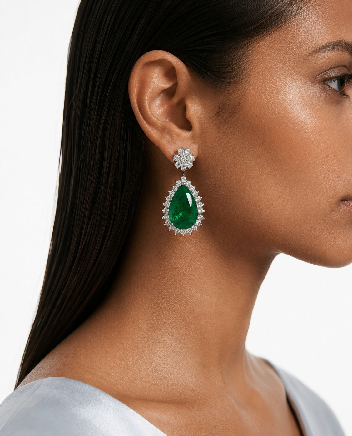Ariya Emerald Diamond-Like Zircon Pendant Necklace Set (Necklace & Earrings)