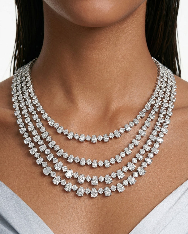 Maharani Aizah Vierlaags diamantachtige zirkoon statement kettingset & Ameera diamantachtige zirkoon statement choker kettingset Kettingset (2 kettingen en 2 oorbellen)