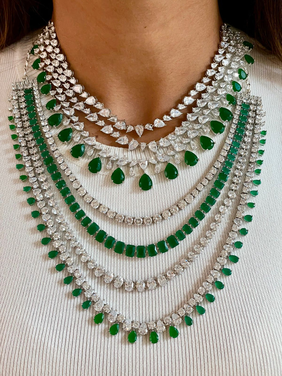 Maharani 3 & 4 -laag Diamond Emerald Setting Pendant Set (oorbellen en ketting)